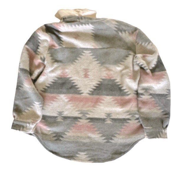 Aztec Southwest Pink Gray Button Closure Two Pockets  Shacket Size Medium - Picture 5 of 7